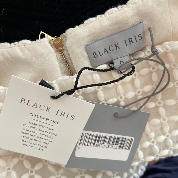 NWT Black Iris - size 6 - Picture 3 of 3